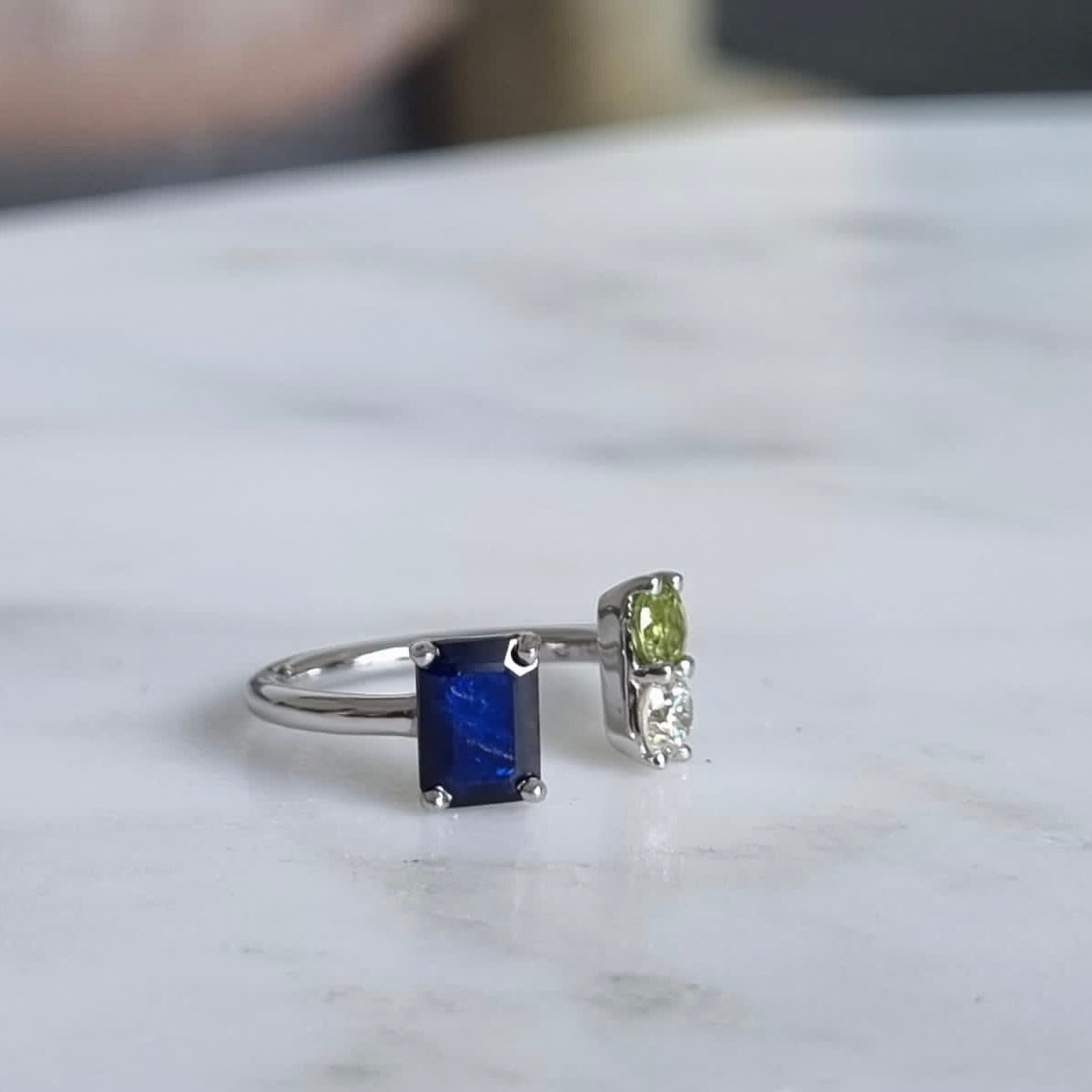 Anillo Familiar | Zafiro - Diamante - Peridoto