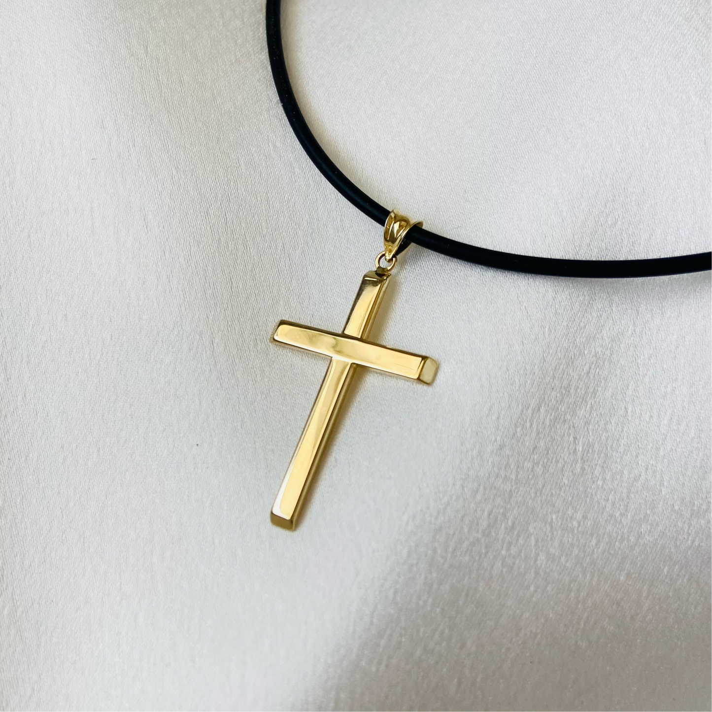 Cruz Larga con Orilla Chata 14k