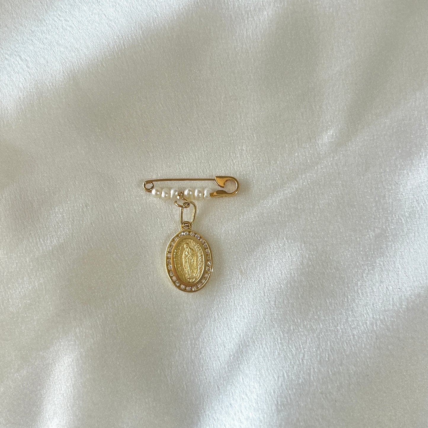 Medalla con brillos Oval 14K