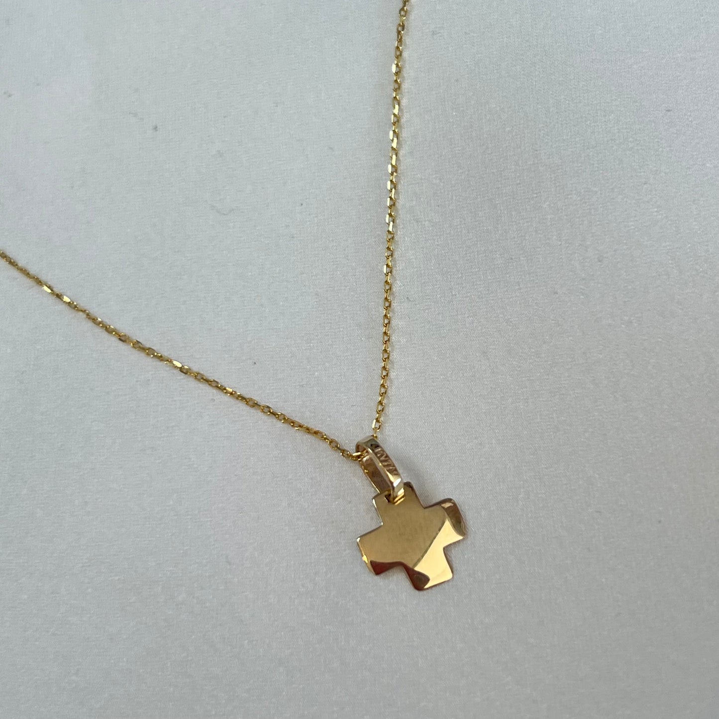 Cruz Plana Mini Cuadro 14k