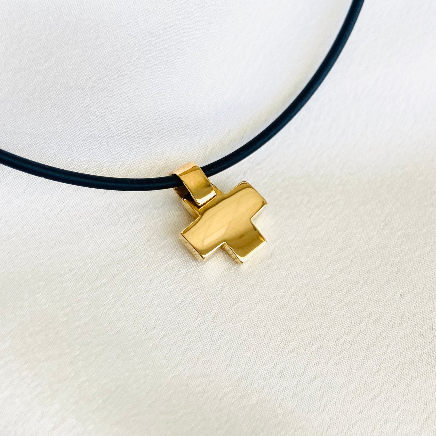 Cruz Cuadrada Oro Amarillo 14K