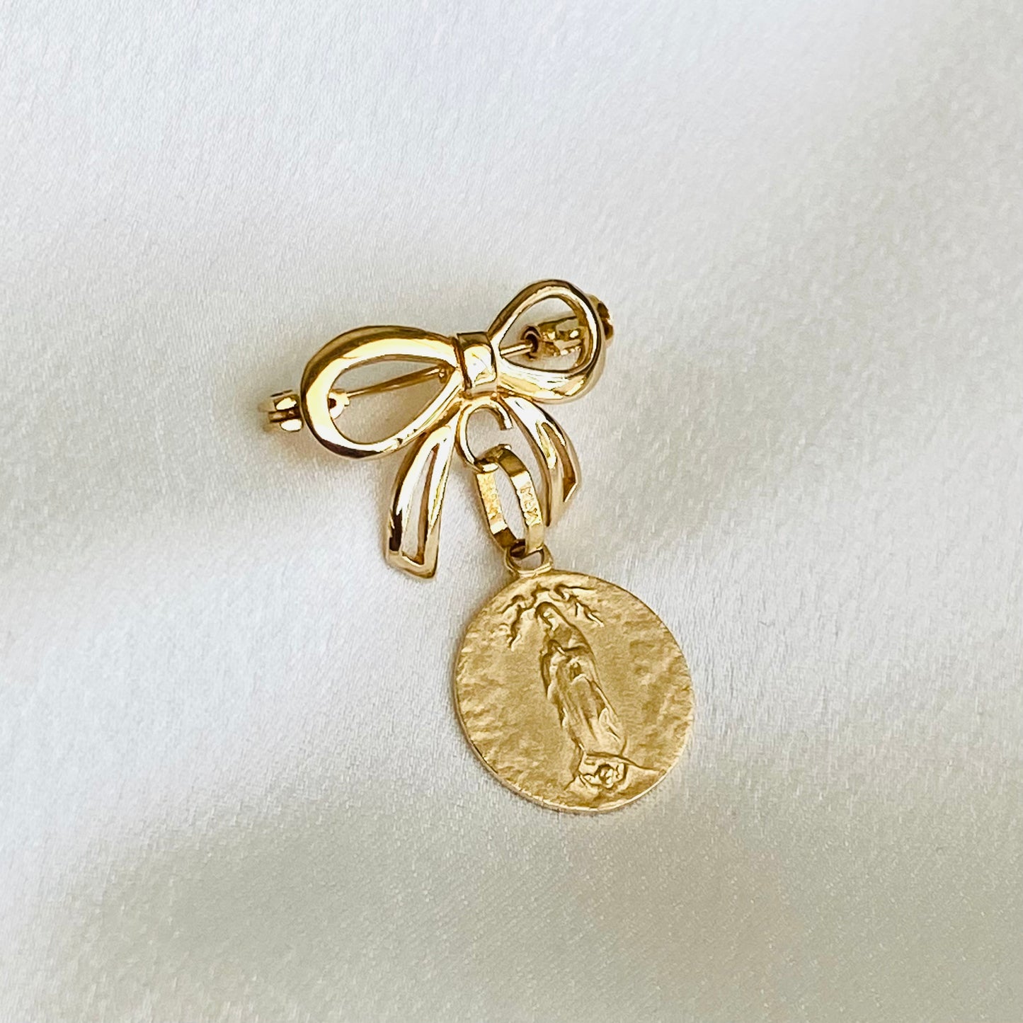 Medalla Virgen Mate 14K