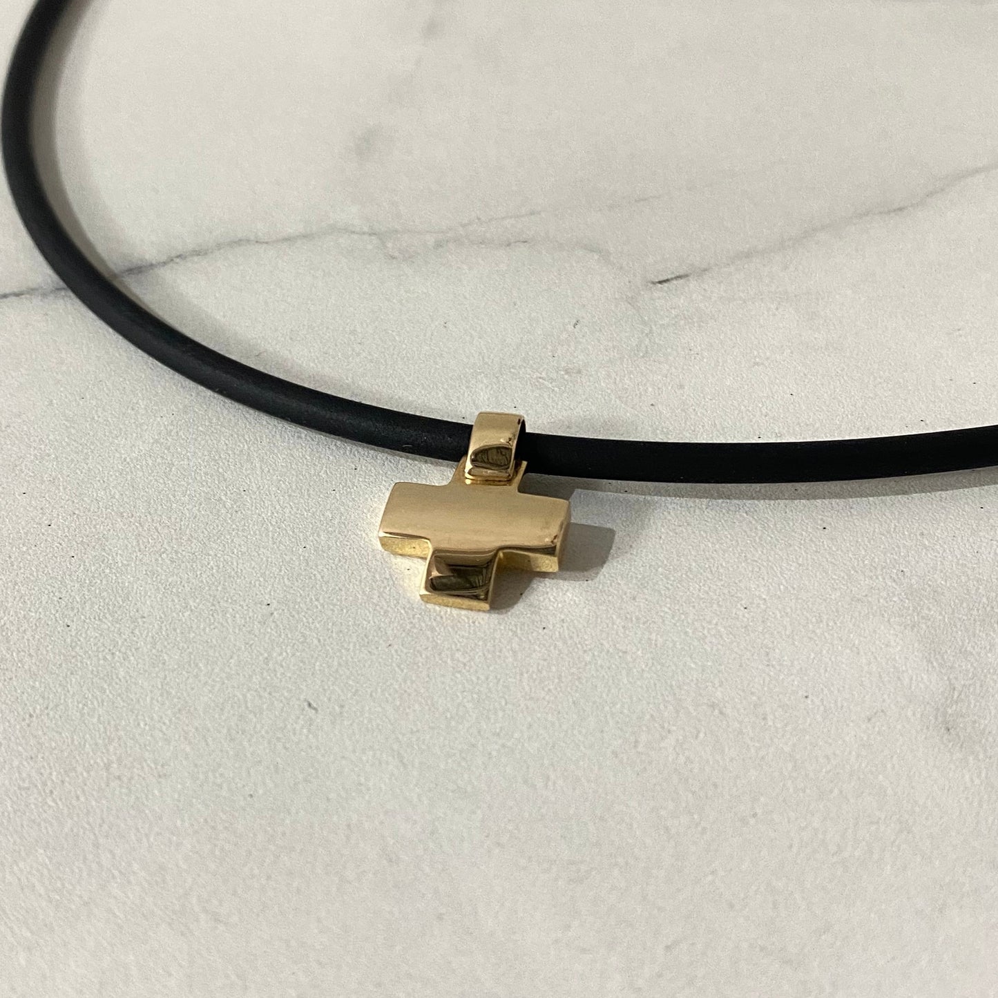 Cruz Cuadrada Oro Amarillo 14K