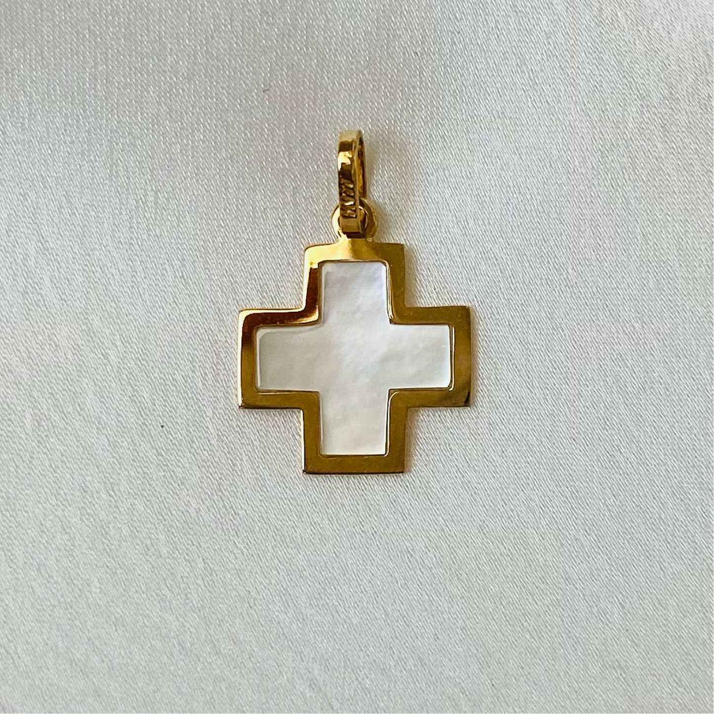 Cruz Madre Perla 14k