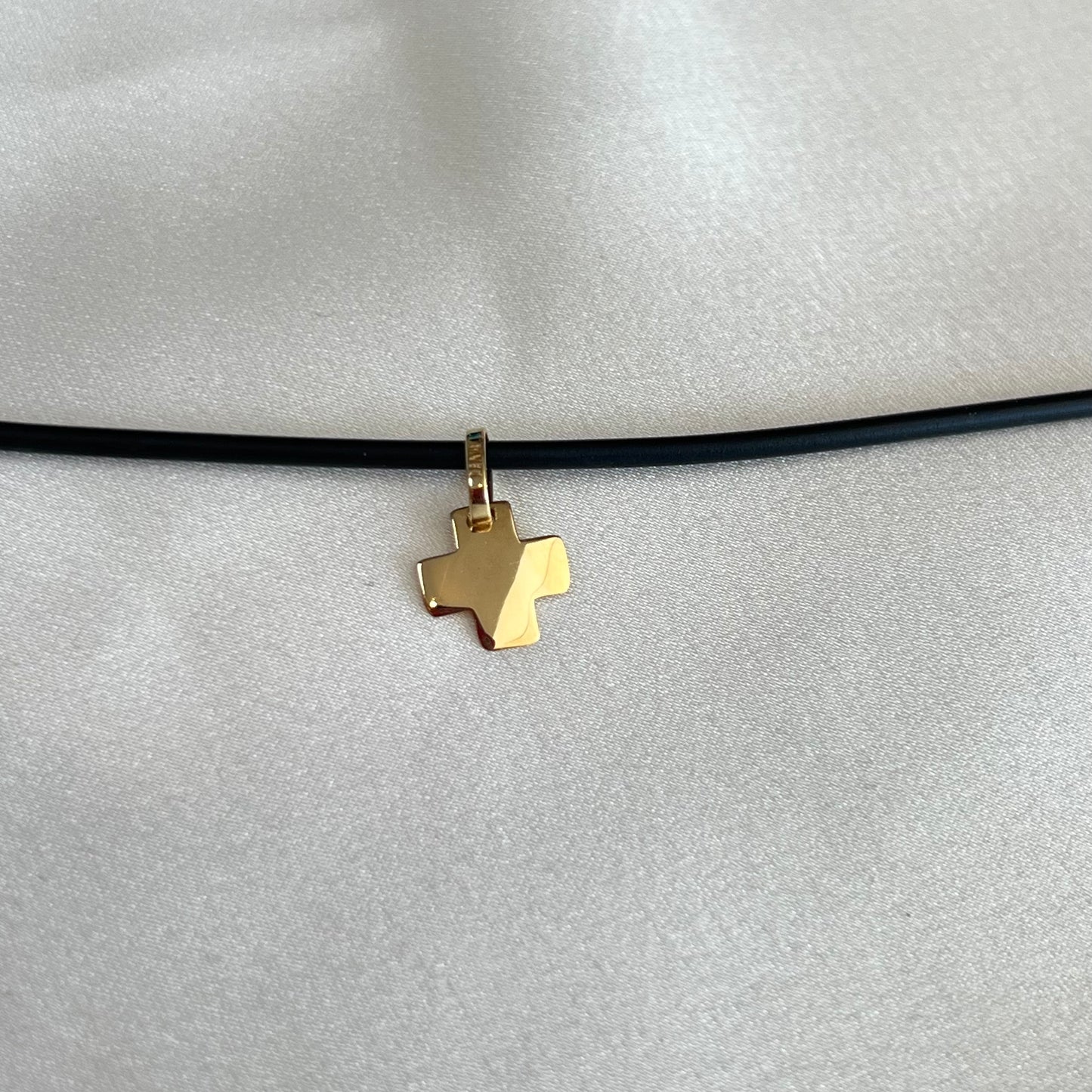 Cruz Plana Mini Cuadro 14k
